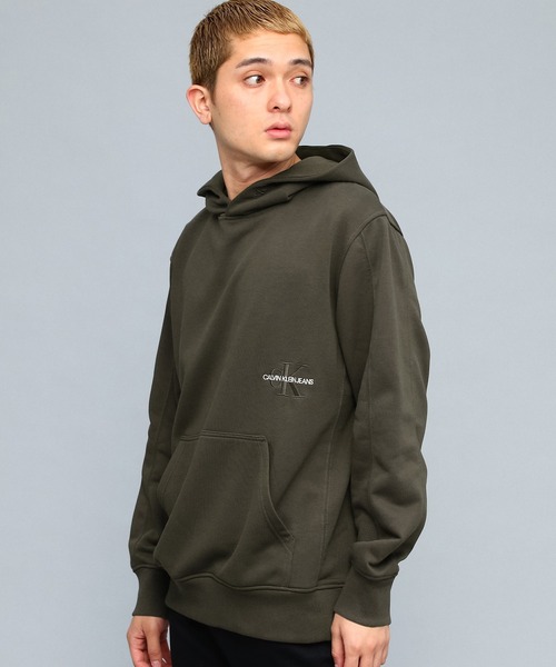 Calvin Klein Jeans(カルヴァンクラインジーンズ)の「AF オフプレイスド アイコニック パーカー(パーカー・メンズ・ブラック/ブラウン・S/M/L/XL)」の6枚目の写真