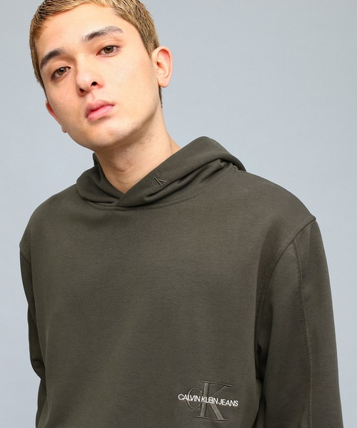 Calvin Klein Jeans(カルヴァンクラインジーンズ)の「AF オフプレイスド アイコニック パーカー(パーカー・メンズ・ブラック/ブラウン・S/M/L/XL)」の7枚目の写真