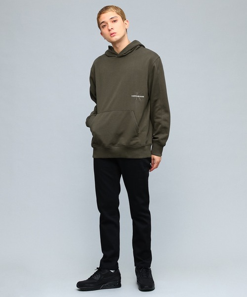 Calvin Klein Jeans(カルヴァンクラインジーンズ)の「AF オフプレイスド アイコニック パーカー(パーカー・メンズ・ブラック/ブラウン・S/M/L/XL)」の8枚目の写真