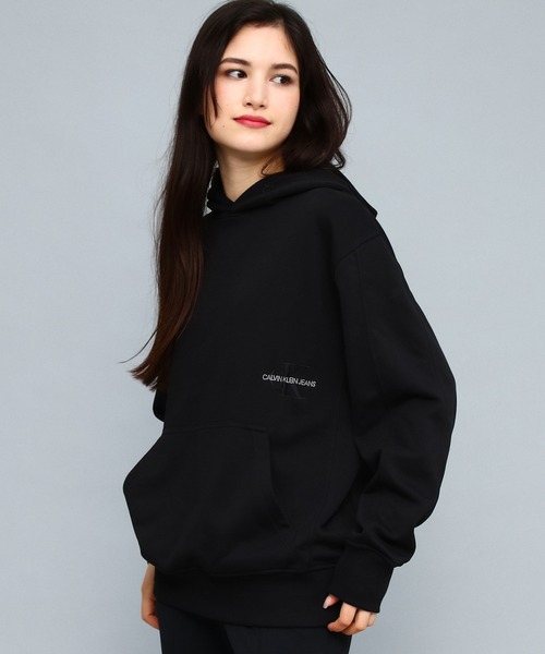 Calvin Klein Jeans(カルヴァンクラインジーンズ)の「AF オフプレイスド アイコニック パーカー(パーカー・メンズ・ブラック/ブラウン・S/M/L/XL)」の13枚目の写真