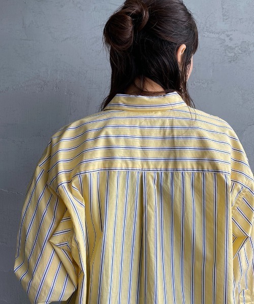 UNIVERSAL OVERALL（ユニバーサルオーバーオール）の「【FUDGE 11月号掲載】[UNIVERSAL OVERALL/ユニバーサルオーバーオール] 別注 ラウンドカラービッグシャツ（シャツ/ブラウス・レディース・ブルー/ホワイト/ピンク/イエロー・F）」の17枚目の写真