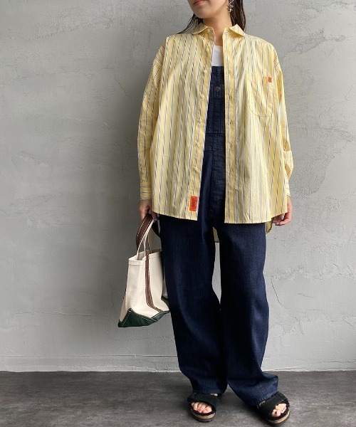 UNIVERSAL OVERALL（ユニバーサルオーバーオール）の「【FUDGE 11月号掲載】[UNIVERSAL OVERALL/ユニバーサルオーバーオール] 別注 ラウンドカラービッグシャツ（シャツ/ブラウス・レディース・ブルー/ホワイト/ピンク/イエロー・F）」の15枚目の写真