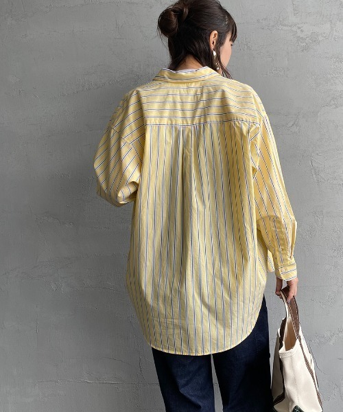 UNIVERSAL OVERALL（ユニバーサルオーバーオール）の「【FUDGE 11月号掲載】[UNIVERSAL OVERALL/ユニバーサルオーバーオール] 別注 ラウンドカラービッグシャツ（シャツ/ブラウス・レディース・ブルー/ホワイト/ピンク/イエロー・F）」の6枚目の写真