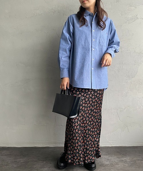 UNIVERSAL OVERALL（ユニバーサルオーバーオール）の「【FUDGE 11月号掲載】[UNIVERSAL OVERALL/ユニバーサルオーバーオール] 別注 ラウンドカラービッグシャツ（シャツ/ブラウス・レディース・ブルー/ホワイト/ピンク/イエロー・F）」の21枚目の写真