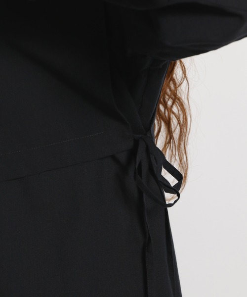 niko and...(ニコアンド)の「2WAYスクエアカラーブラウス(シャツ/ブラウス・レディース・ブラック/オフホワイト/チャコール・MEDIUM/LARGE)」の5枚目の写真