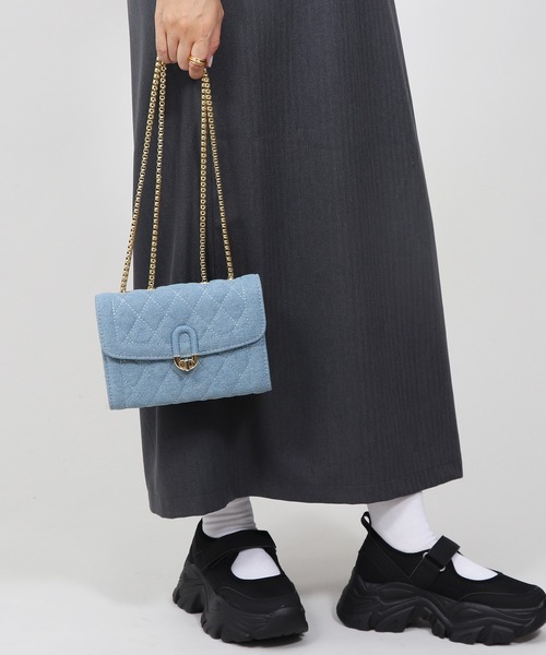 BASE（ベース）の「キルティング チェーン ショルダーバッグ ミニバッグ（ショルダーバッグ・レディース・アイボリー/ライトグレー/ブラック/ピンク/ブルー/ダークグリーン/ダークグレー/ライトブラウン/ベージュ/シルバー/ホワイト系その他/ブルー系その他・FREE）」の10枚目の写真
