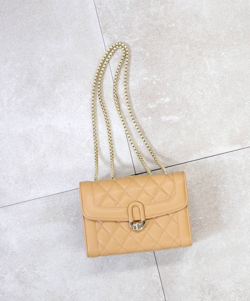 BASE（ベース）の「キルティング チェーン ショルダーバッグ ミニバッグ（ショルダーバッグ・レディース・アイボリー/ライトグレー/ブラック/ピンク/ブルー/ダークグリーン/ダークグレー/ライトブラウン/ベージュ/シルバー/ホワイト系その他/ブルー系その他・FREE）」の6枚目の写真