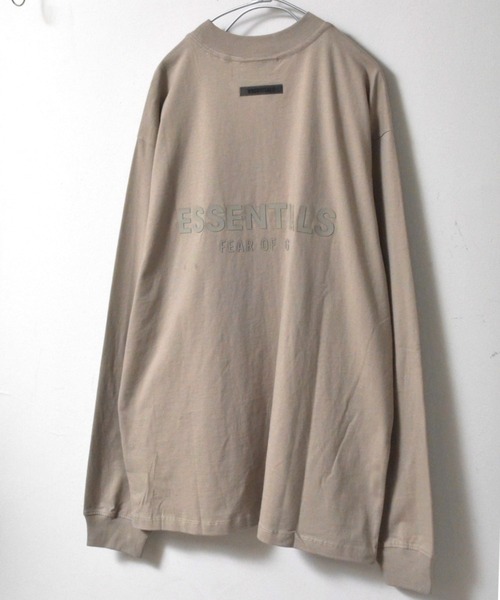 FOG ESSENTIALS(エフオージーエッセンシャルズ)の「ESSENTIALS /エッセンシャルズ バックロゴ ロングスリーブTシャツ(Tシャツ/カットソー・メンズ・ブラック/ブラウン/ベージュ・S/M/L/XL)」の3枚目の写真