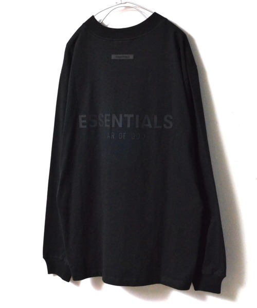 FOG ESSENTIALS(エフオージーエッセンシャルズ)の「ESSENTIALS /エッセンシャルズ バックロゴ ロングスリーブTシャツ(Tシャツ/カットソー・メンズ・ブラック/ブラウン/ベージュ・S/M/L/XL)」の1枚目の写真