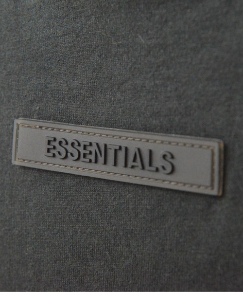FOG ESSENTIALS(エフオージーエッセンシャルズ)の「ESSENTIALS /エッセンシャルズ バックロゴ ロングスリーブTシャツ(Tシャツ/カットソー・メンズ・ブラック/ブラウン/ベージュ・S/M/L/XL)」の6枚目の写真