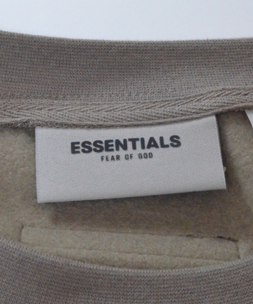 FOG ESSENTIALS(エフオージーエッセンシャルズ)の「ESSENTIALS /エッセンシャルズ バックロゴ ロングスリーブTシャツ(Tシャツ/カットソー・メンズ・ブラック/ブラウン/ベージュ・S/M/L/XL)」の8枚目の写真
