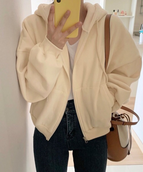 DAY CLOSET(デイ クローゼット)の「レディース 裏起毛ドロップショルダークロップドパーカー(パーカー・レディース・グレー/カーキ/ライトベージュ/ブラック/グリーン/ダークグレー/ホワイト/ピンク/ブラウン/グレイッシュベージュ・ONE SIZE)」の13枚目の写真