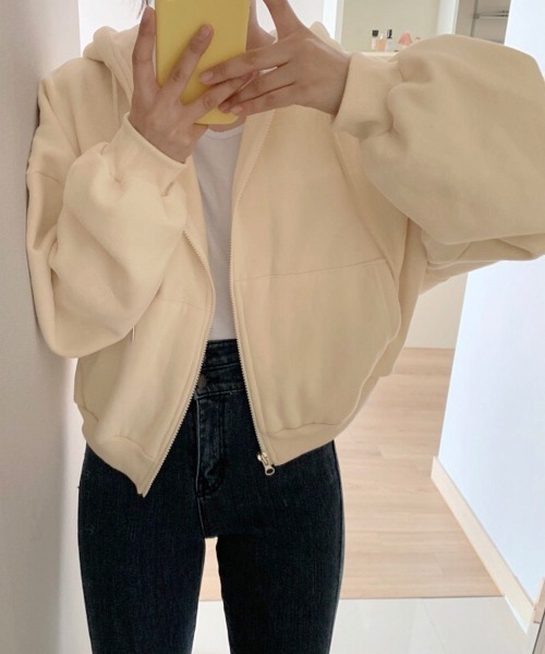 DAY CLOSET(デイ クローゼット)の「レディース 裏起毛ドロップショルダークロップドパーカー(パーカー・レディース・グレー/カーキ/ライトベージュ/ブラック/グリーン/ダークグレー/ホワイト/ピンク/ブラウン/グレイッシュベージュ・ONE SIZE)」の16枚目の写真