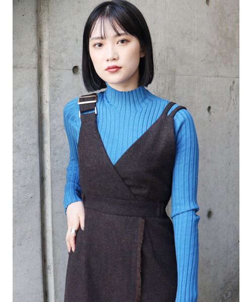 MURUA(ムルーア)の「ワイドボトルネックニット(ニット/セーター・レディース・ブラック/ベージュ/ブラウン/ブルー/マスタード・FREE)」の10枚目の写真