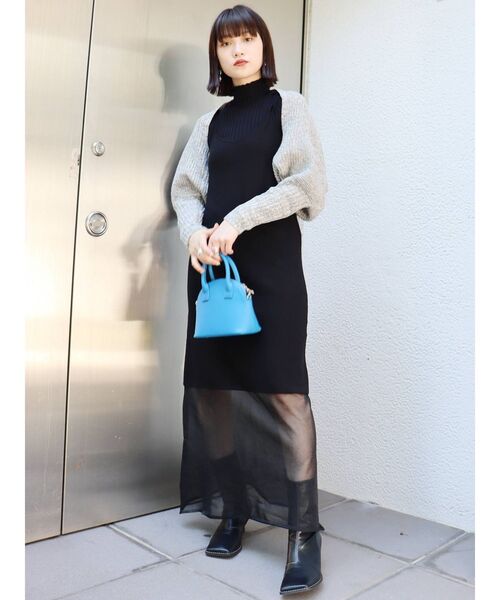 MURUA(ムルーア)の「ワイドボトルネックニット(ニット/セーター・レディース・ブラック/ベージュ/ブラウン/ブルー/マスタード・FREE)」の17枚目の写真