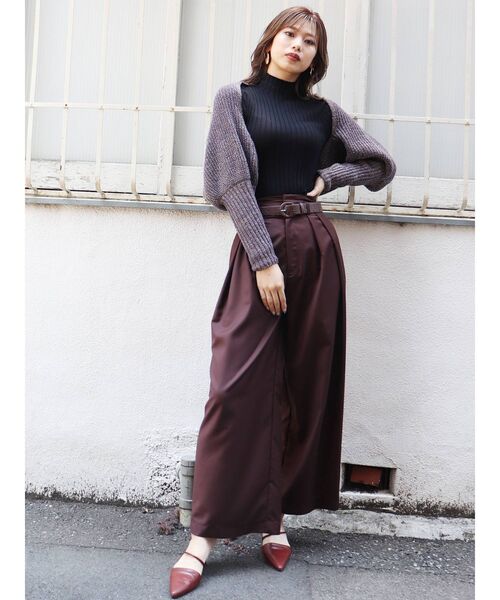 MURUA(ムルーア)の「ワイドボトルネックニット(ニット/セーター・レディース・ブラック/ベージュ/ブラウン/ブルー/マスタード・FREE)」の21枚目の写真