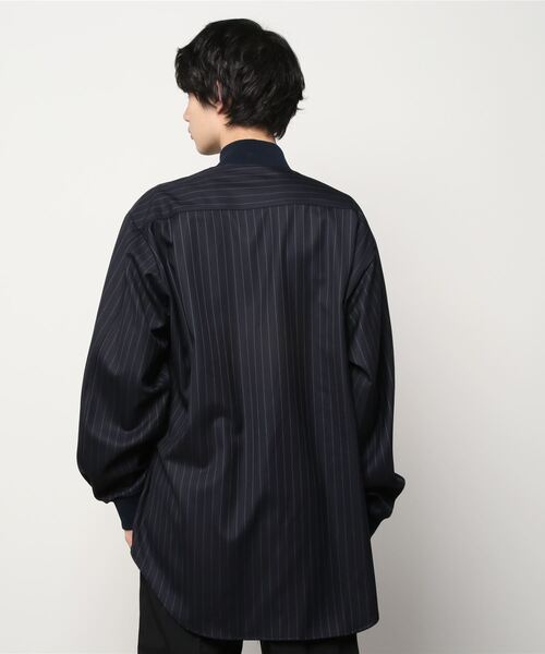 UJOH（ウジョー）の「STUDIOUS別注 ラウンドヘムリブシャツ/EX.Round Hem Rib Shirts（シャツ/ブラウス・メンズ・ネイビー・2/3）」の3枚目の写真