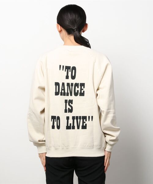 PEANUTS（ピーナッツ）の「PEANUTS × sportswear SNOOPY/スヌーピーバック英字ロゴ スウェットトレーナー（スウェット・レディース・グリーン/アイボリー/マスタード/チャコール・M/L）」の17枚目の写真