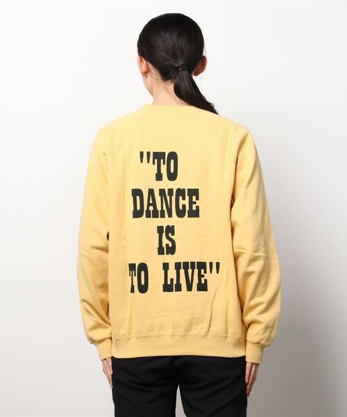 PEANUTS（ピーナッツ）の「PEANUTS × sportswear SNOOPY/スヌーピーバック英字ロゴ スウェットトレーナー（スウェット・レディース・グリーン/アイボリー/マスタード/チャコール・M/L）」の19枚目の写真