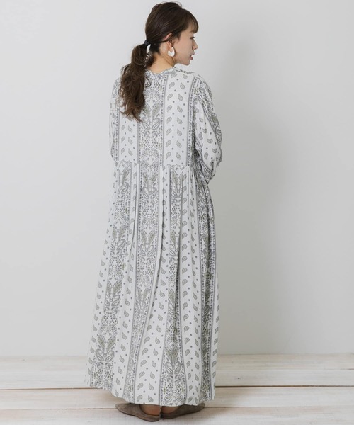 URBAN RESEARCH Sonny Label（アーバンリサーチサニーレーベル）の「『WEB限定』パネルペイズリーワンピース（ワンピース・レディース・イエロー/ベージュ系その他/ブラウン・FREE）」の21枚目の写真