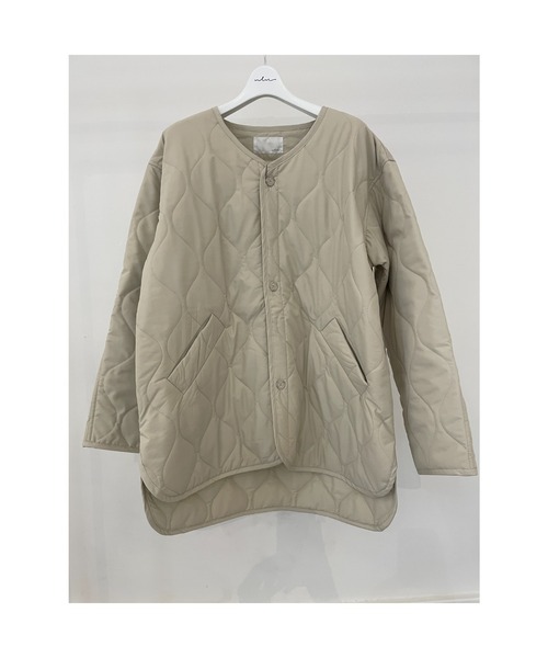 ulu（ウル）の「Original quilting over silhouette coat（ノーカラージャケット・レディース・ブラック/カーキ/アイボリー・FREE）」の21枚目の写真