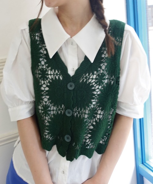 CORNERS(コーナーズ)の「クロシェレースベスト(ベスト・レディース・ベージュ/ブラック/グリーン/アイボリー・M)」の4枚目の写真