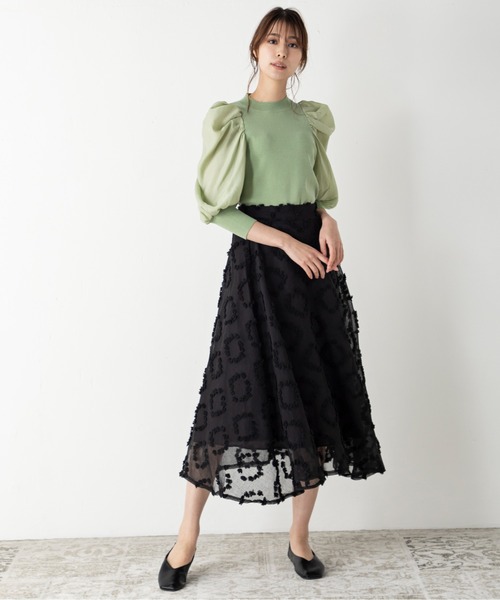 MILLION CARATS(ミリオンカラッツ)の「エアリーな揺れ感が女性らしいシルエットを構築する凹凸のあるシアーモチーフフレアスカート(スカート・レディース・ブラック/ベージュ/ライトグリーン・FREE)」の6枚目の写真
