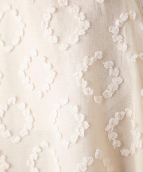 MILLION CARATS(ミリオンカラッツ)の「エアリーな揺れ感が女性らしいシルエットを構築する凹凸のあるシアーモチーフフレアスカート(スカート・レディース・ブラック/ベージュ/ライトグリーン・FREE)」の18枚目の写真