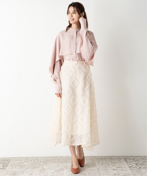 MILLION CARATS(ミリオンカラッツ)の「エアリーな揺れ感が女性らしいシルエットを構築する凹凸のあるシアーモチーフフレアスカート(スカート・レディース・ブラック/ベージュ/ライトグリーン・FREE)」の11枚目の写真