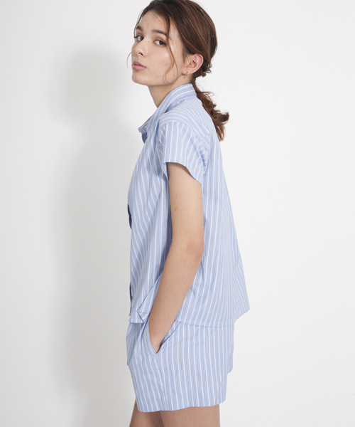 MILKFED.（ミルクフェド）の「S/S DROPPED SHOULDER SHIRT　（半袖シャツ/ドロップショルダー/無地・ストライプ）（シャツ/ブラウス・レディース・ブルー/インディゴブルー・MEDIUM/SMALL）」の3枚目の写真