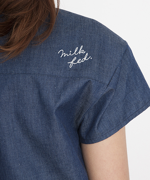 MILKFED.（ミルクフェド）の「S/S DROPPED SHOULDER SHIRT　（半袖シャツ/ドロップショルダー/無地・ストライプ）（シャツ/ブラウス・レディース・ブルー/インディゴブルー・MEDIUM/SMALL）」の5枚目の写真