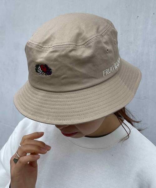 FRUIT OF THE LOOM(フルーツオブザルーム)の「FRUIT OF THE LOOM / LOGO EMB BUCKET HAT ロゴ バケットハット 14713000(ハット・レディース・ホワイト/ブラック/ベージュ/パープル/ピンク系その他/ブルー/グリーン系その他・FREE)」の4枚目の写真