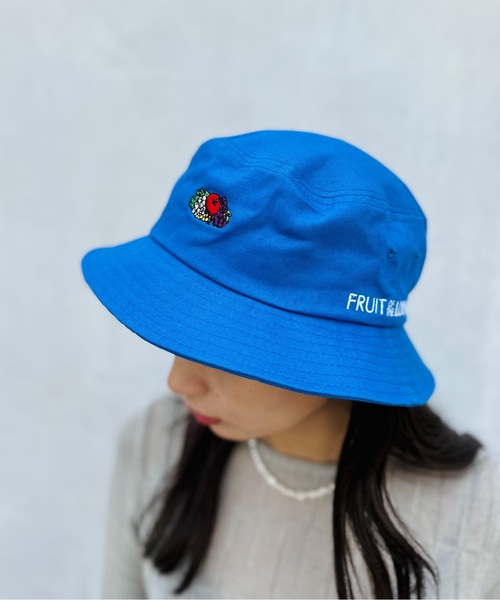FRUIT OF THE LOOM(フルーツオブザルーム)の「FRUIT OF THE LOOM / LOGO EMB BUCKET HAT ロゴ バケットハット 14713000(ハット・レディース・ホワイト/ブラック/ベージュ/パープル/ピンク系その他/ブルー/グリーン系その他・FREE)」の1枚目の写真