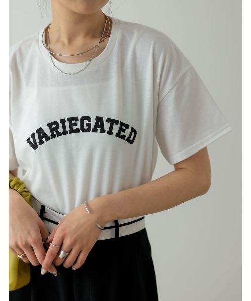 Re:EDIT（リエディ）の「カレッジロゴクロップドTシャツ（Tシャツ/カットソー・レディース・ブラック/ホワイト×ブラック/ホワイト×グリーン/グレイッシュベージュ・MEDIUM/LARGE）」の2枚目の写真