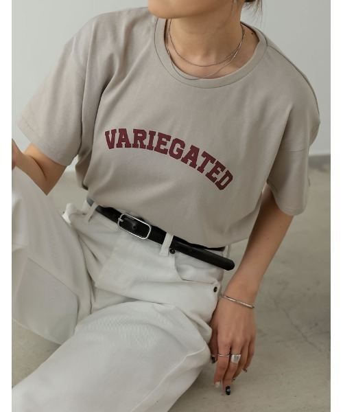 Re:EDIT（リエディ）の「カレッジロゴクロップドTシャツ（Tシャツ/カットソー・レディース・ブラック/ホワイト×ブラック/ホワイト×グリーン/グレイッシュベージュ・MEDIUM/LARGE）」の4枚目の写真