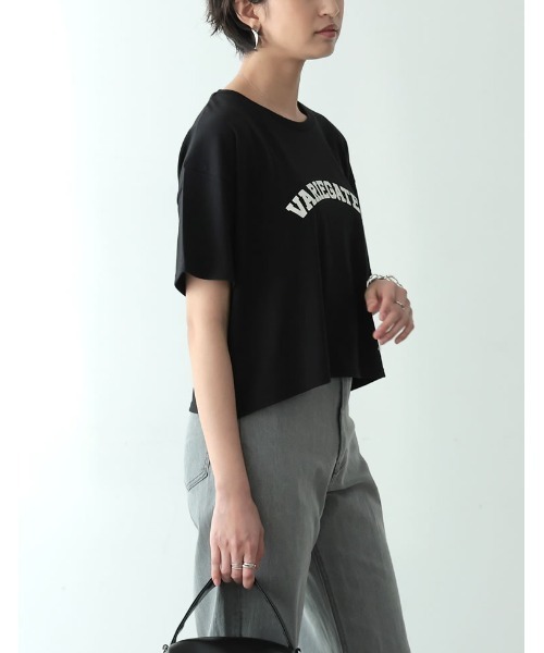 Re:EDIT（リエディ）の「カレッジロゴクロップドTシャツ（Tシャツ/カットソー・レディース・ブラック/ホワイト×ブラック/ホワイト×グリーン/グレイッシュベージュ・MEDIUM/LARGE）」の13枚目の写真