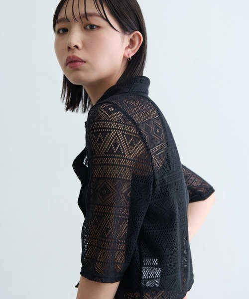 Aunt Marie's（アントマリーズ）の「幾何レースシャツ  / 透かし編み / 五分袖（シャツ/ブラウス・レディース・ブラック/アイボリー・FREE）」の7枚目の写真