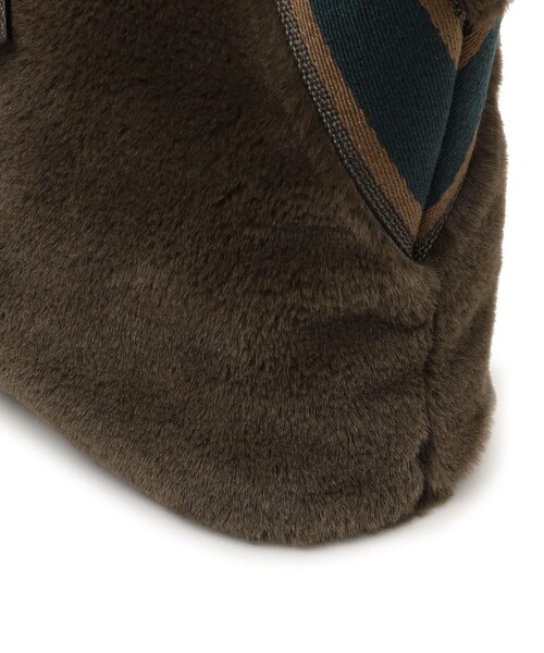 folna(フォルナ)の「【SHIPS any別注】Folna: ライン ソリッド フェイク ファー バッグ◇(ショルダーバッグ・レディース・チャコールグレー/ブラウン・ONE SIZE)」の3枚目の写真