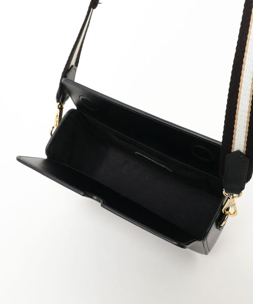 Ray BEAMS(レイビームス)の「BEAURE × Ray BEAMS / 別注 スクエア テープ ショルダーバッグ(ショルダーバッグ・レディース・グリーン系その他5/ブラック・ONE SIZE)」の11枚目の写真