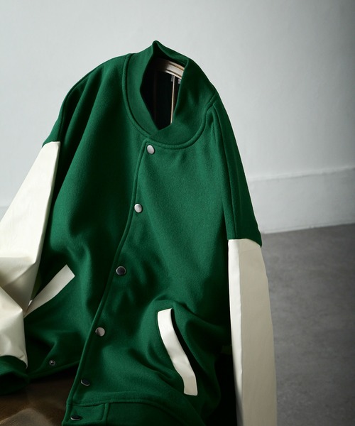 NILWAY（ニルウェイ）の「ヴィーガンレザー 配色切り替え ビッグ スタジャン（スタジャン・メンズ・ブラック/グリーン・MEDIUM/LARGE）」の3枚目の写真