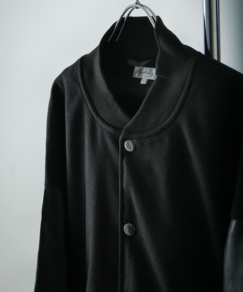 NILWAY（ニルウェイ）の「ヴィーガンレザー 配色切り替え ビッグ スタジャン（スタジャン・メンズ・ブラック/グリーン・MEDIUM/LARGE）」の5枚目の写真