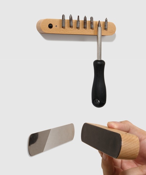 aimoha(アイモハ)の「人感センサー搭載!USB充電☆ 壁掛マグネット付きミニライト(照明・レディース・ベージュ・FREE)」の12枚目の写真
