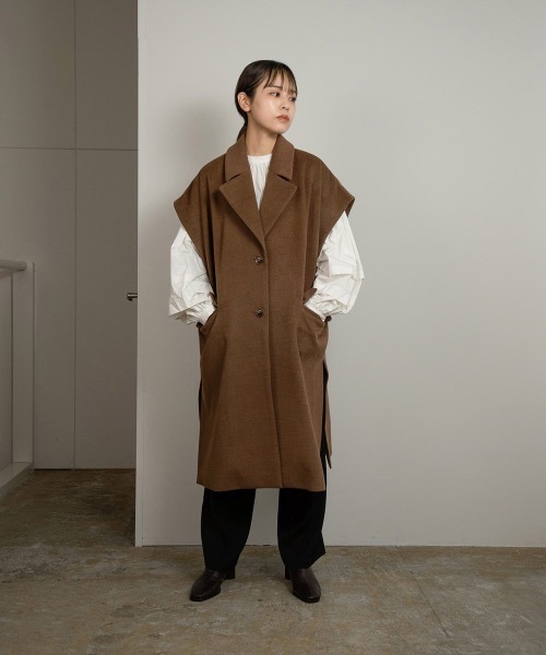 Amiur(エミレ)の「drop shoulder over vest(ベスト・レディース・ベージュ/ブラウン・FREE)」の5枚目の写真