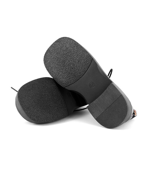 Figments（フィグメンツ）の「スクエアレースアップシューズ（ドレスシューズ・レディース・ブラック/オフホワイト・SMALL/MEDIUM）」の5枚目の写真