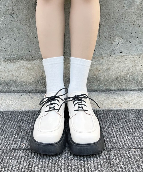 Figments（フィグメンツ）の「スクエアレースアップシューズ（ドレスシューズ・レディース・ブラック/オフホワイト・SMALL/MEDIUM）」の8枚目の写真