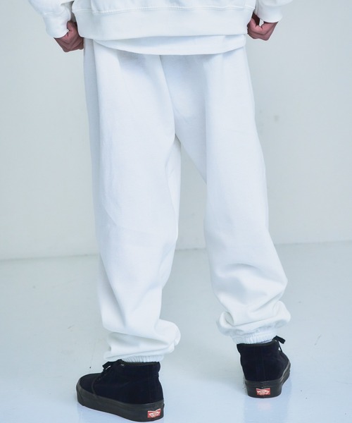 EMMA NOVEMBER (エマノーヴェンバー)の「Embroidery ヘビーブレンド スウェットパンツ(スウェットパンツ・メンズ・ブラック/ネイビー/グレー/ホワイト/サンドベージュ・1/3/2)」の13枚目の写真