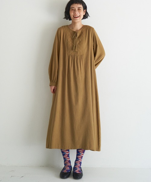 LBC（エルビーシー）の「キルト切り替えタッセルワンピース（ワンピース・レディース・チャコールグレー/スカイブルー/マスタード・M）」の9枚目の写真