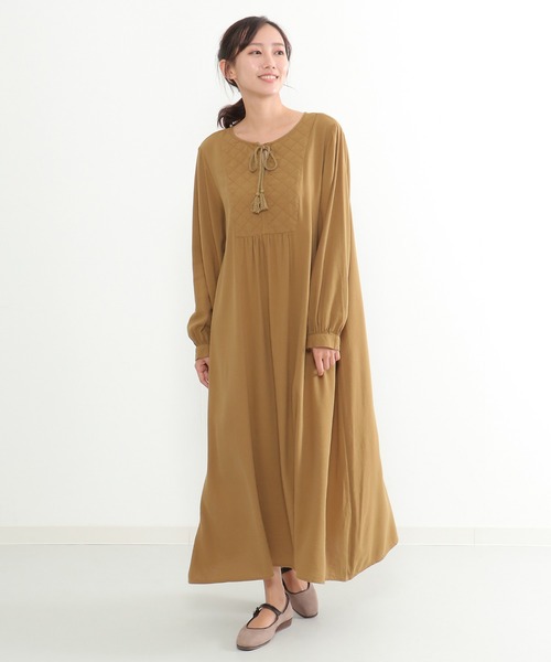 LBC（エルビーシー）の「キルト切り替えタッセルワンピース（ワンピース・レディース・チャコールグレー/スカイブルー/マスタード・M）」の11枚目の写真