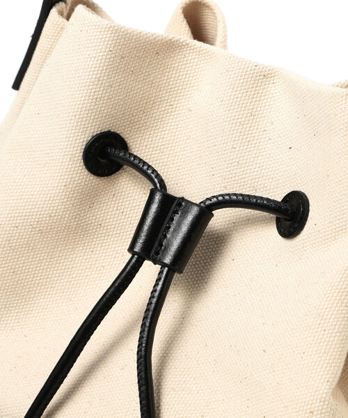 Ray BEAMS(レイビームス)の「YAHKI / YH-545 キャンバス バッグ(トートバッグ・レディース・ブラック・ONE SIZE)」の6枚目の写真