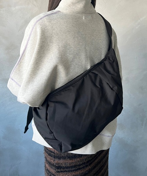 kutir（クティール）の「kutirlune／ラウンドショルダーバッグ（ショルダーバッグ・レディース・ホワイト/ブラック/ライトイエロー/ブルー系その他/ライトベージュ/チャコールグレー/カーキ・FREE）」の15枚目の写真